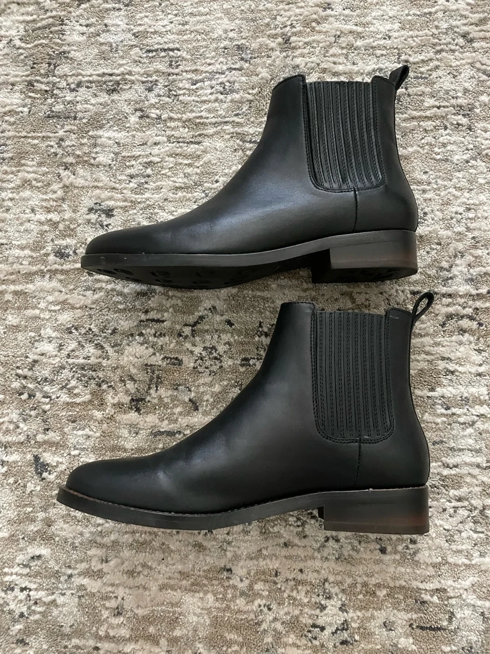 Thursday Everyday Dreamer Chelsea Boots Black Leather Size 9 Women Pull On